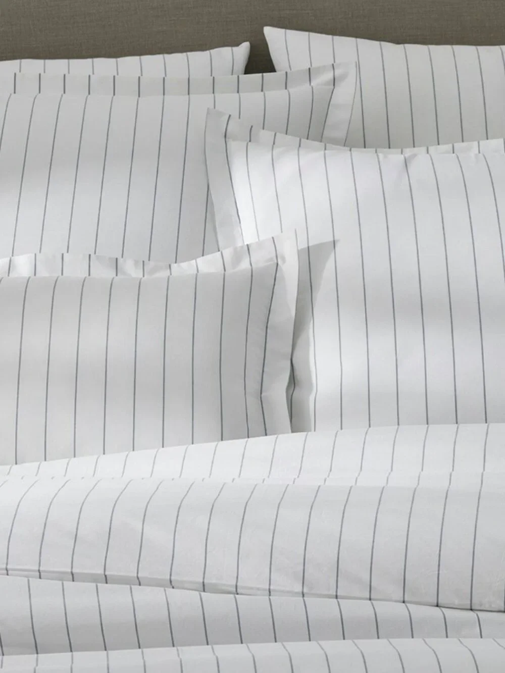 Matouk Amalfi Duvet Cover and 2 Shams King Hazy Blue